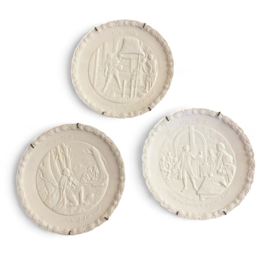 Fenton Bicentennial Milkglass Hanging Plate Set of 3